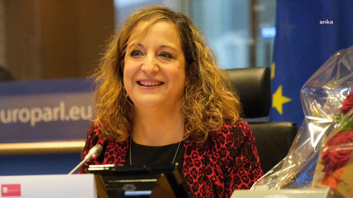 Avrupa Sosyalistler Partisi (PES) Birinci Başkan Yardımcısı Iratxe Garcia Perez:

"Türkiye Cumhuriyeti'nin 100. yılını kutladığı sırada, CHP Genel Başkanı seçilen Özgür Özel'e en içten tebriklerimi sunuyorum."

ankahaber.net/haber/detay/ir…