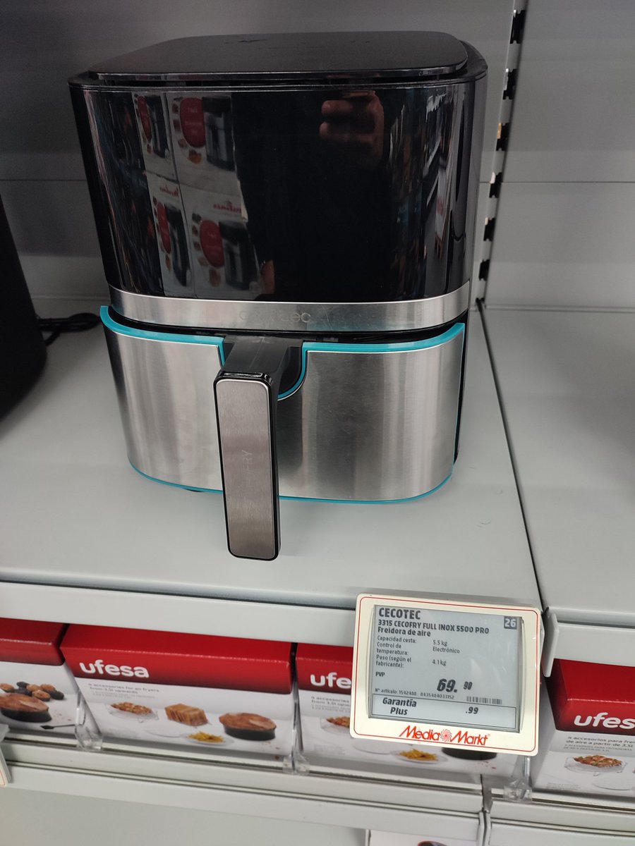 iagoMallo9's tweet photo. @MediaMarkt_es Foto tomada el 3 de noviembre, entiendo que "el mercado" fluctúa de una manera muy sospechosa. El mismo artículo un sólo día después de vuestra "oferta" está 25 euros más barato. Espero ansioso el black friday, a ver qué "estrategia comercial" utilizáis. https://t.co/IPUxagYNMA