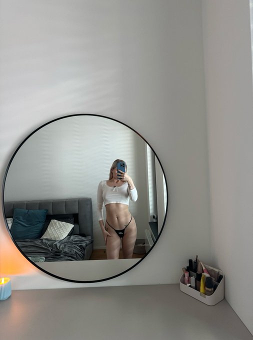 Eat pussy 😭😈 https://t.co/EgfAENQaZI