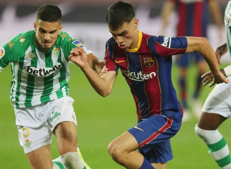 En ce jour de 2020,Pedri marquait son premier but en Liga lors d'un Barca-Betis (victoire 5-2),ses stats depuis:78matchs/ 57victoires (0 défaite en 2021-2022)/13 buts (6 buts records de buts lors de la saison du sacre en Liga 2022-2023)/7défaites,13 nul.
Ce n'est que le debut✨️