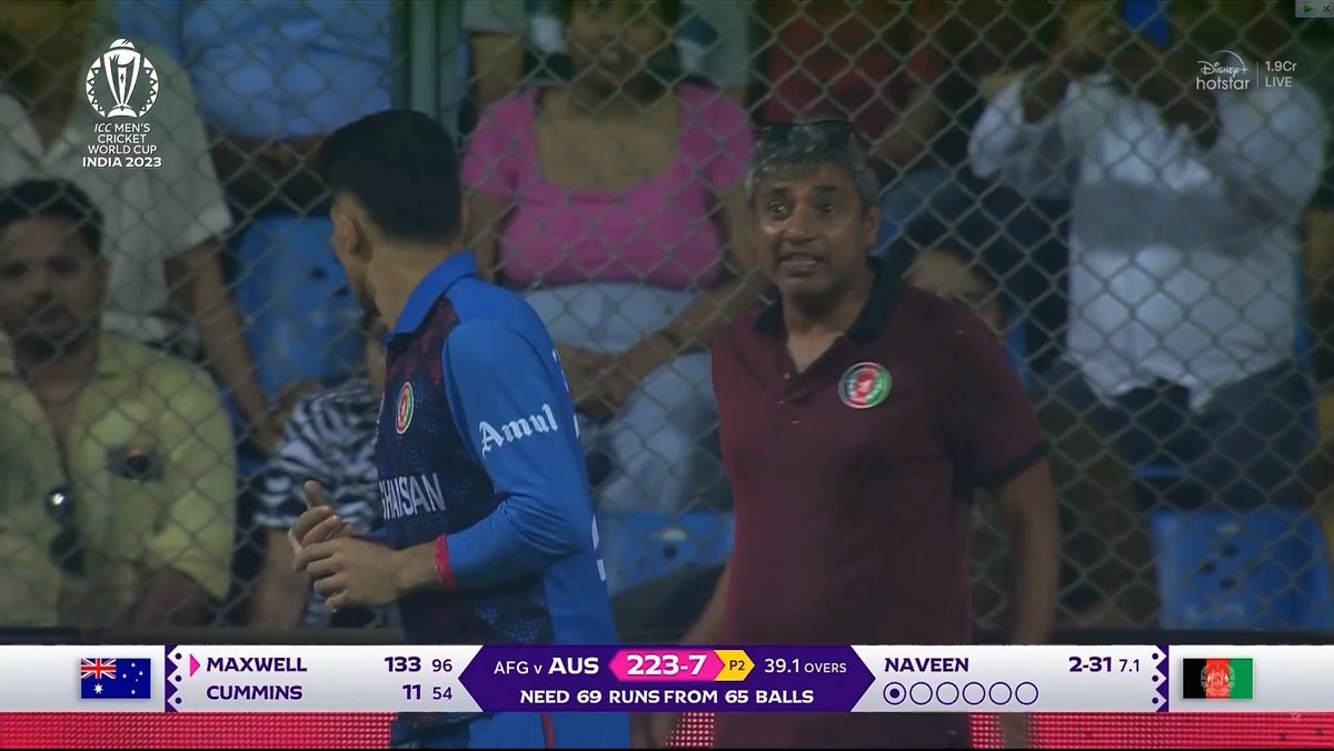 Ajay Jadeja giving information to Afghanistan players.