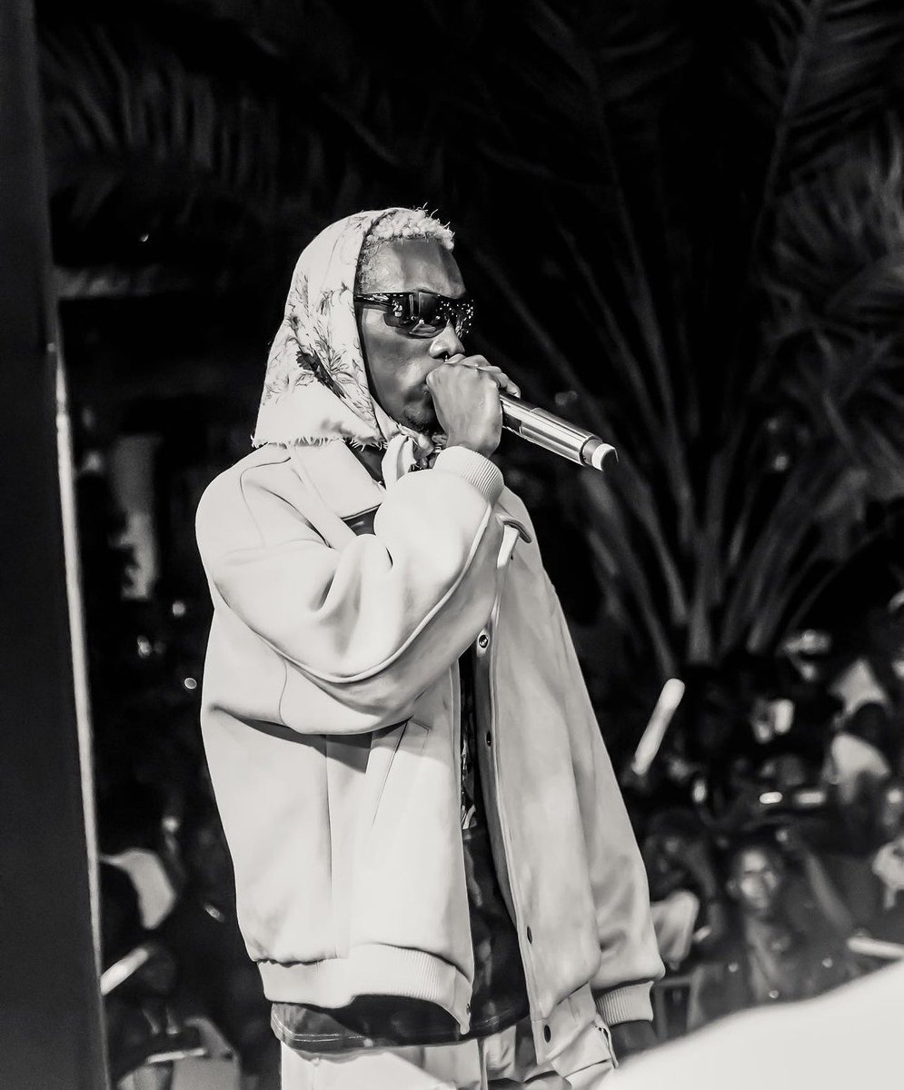 kewale_magazine's tweet photo. Le monde de la musique haïtienne est actuellement en deuil à la suite de la perte soudaine de ce jeune artiste plein de promesses et de talent. 💔🇭🇹 https://t.co/4mlAz9z8GE
