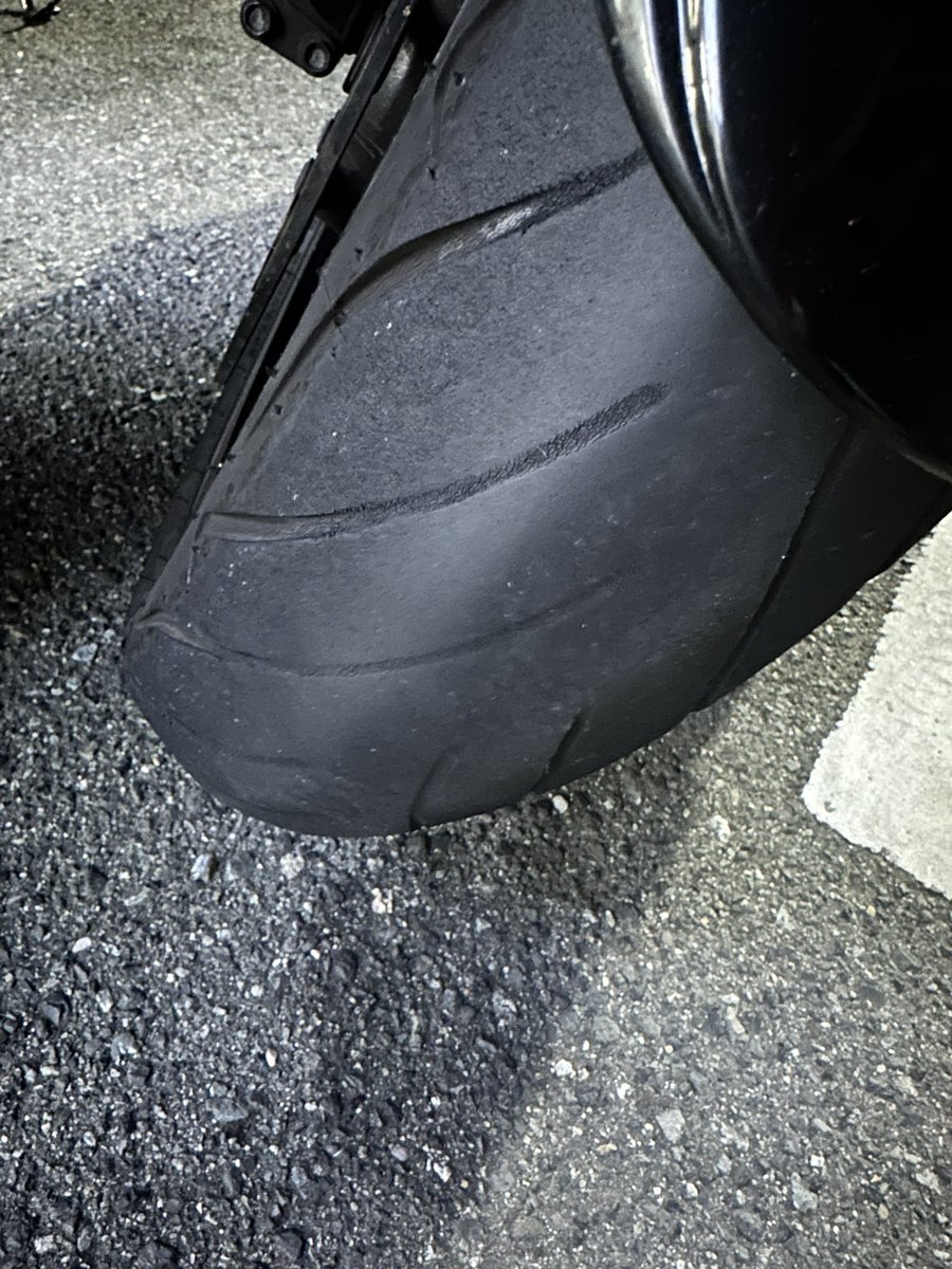 shunGSX1300R's tweet photo. 今シーズンの龍神納めしてきました〜

前輪がもうかなりヤバい気がす���😅

トータル約340km https://t.co/7GrmjIoAYM