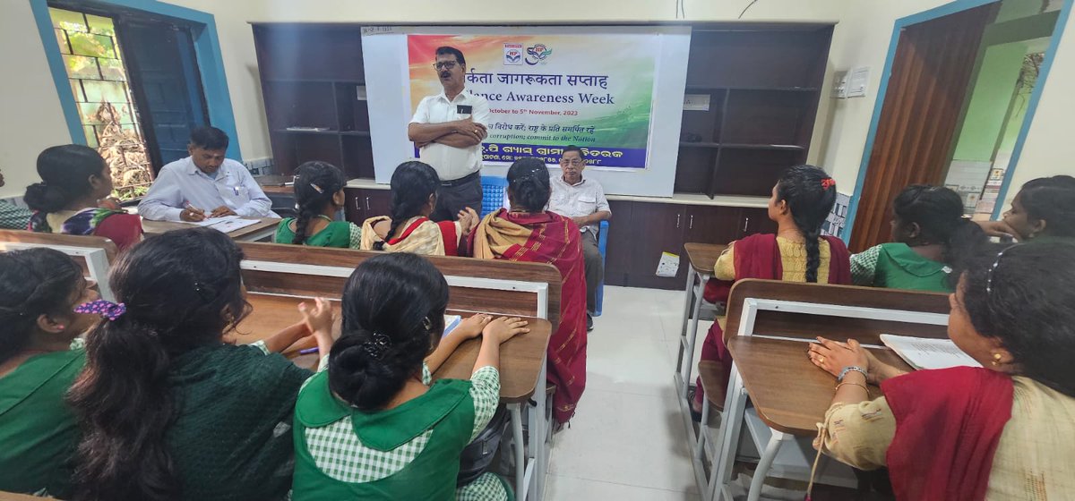 PriyaGramin's tweet photo. Integrity Pledge For Citizens in progress organized by M/S. Priya HP Gas Gramin Vitrak at Kendupatna High School to Observe Vigilance Awareness Week - 2023 https://t.co/JoYEPtW6Hz