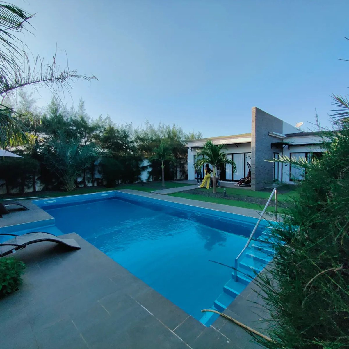 ComeTripSn's tweet photo. Evadez vous le temps d'un week-end!
Réservez des villas avec piscine à partir de 50 000Fcfa du lundi au vendredi et 75 000 fcfa le weekend https://t.co/q7ZtPSWvtp