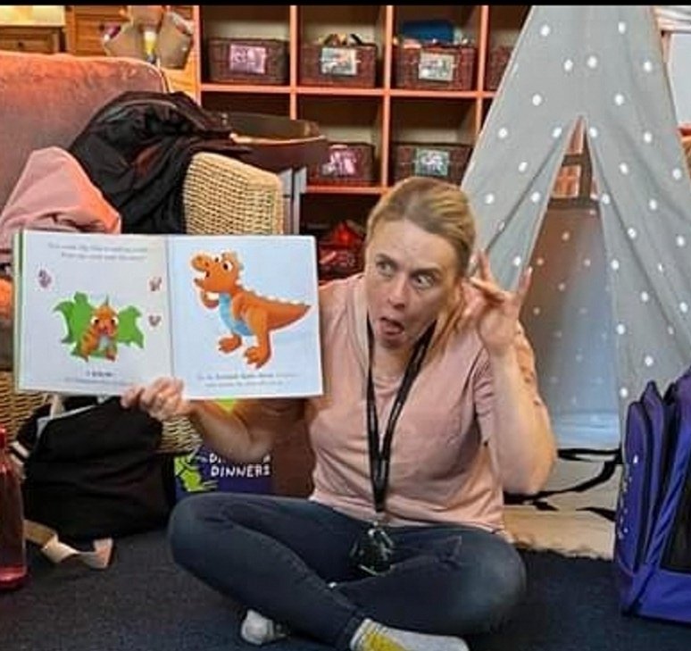 kerrywilliams36's tweet photo. As you can see I'm having a Roarrrsome time reading There's a Dinosaur in Your Book by @TomFletcher @PenguinUKBooks and Dinosaur Dinners by Benedicte Guettier @Wob_group at an early years setting 🦖📚@NottsLibraries #storytime #inspirechildren #fun https://t.co/9zRGhgoFzo
