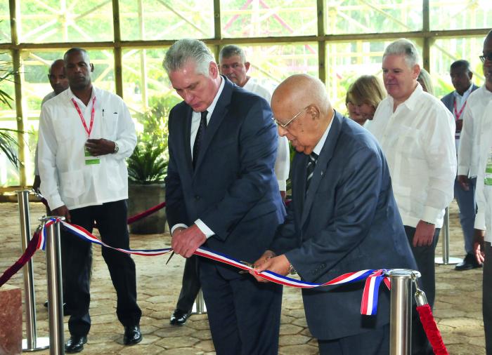 🇨🇺El Primer Secretario del Comité Central del Partido y Presidente de la  República, <a href="/DiazCanelB/">Miguel Díaz-Canel Bermúdez</a>, se reunió con varias  personalidades para fortalecer nexos de cooperación mutua
#FIHAV2023 

granma.cu/cuba/2023-11-0…