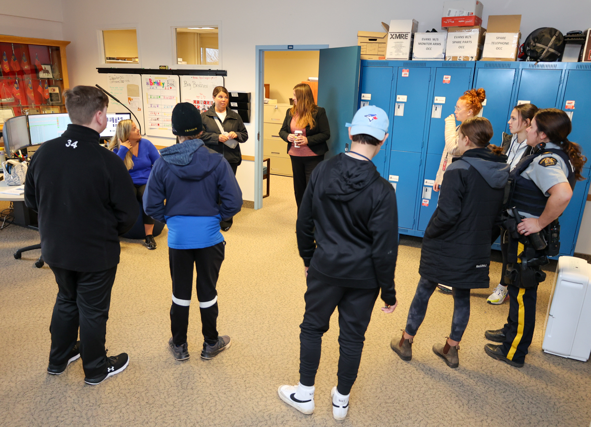 RCMPPEI's tweet photo. #PEIRCMP hosted "Bring your Kids to Work" day! It was a fun & interactive way for these teenagers to experience police work & meet police partners to learn the important role they play in keeping everyone safe. #BringYourKidsToWork #PolicingPartners #PublicSafety https://t.co/dQnqDrVcw3