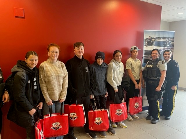 RCMPPEI's tweet photo. #PEIRCMP hosted "Bring your Kids to Work" day! It was a fun & interactive way for these teenagers to experience police work & meet police partners to learn the important role they play in keeping everyone safe. #BringYourKidsToWork #PolicingPartners #PublicSafety https://t.co/dQnqDrVcw3