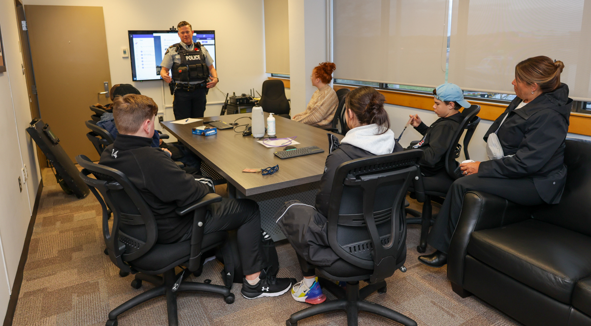 RCMPPEI's tweet photo. #PEIRCMP hosted "Bring your Kids to Work" day! It was a fun & interactive way for these teenagers to experience police work & meet police partners to learn the important role they play in keeping everyone safe. #BringYourKidsToWork #PolicingPartners #PublicSafety https://t.co/dQnqDrVcw3