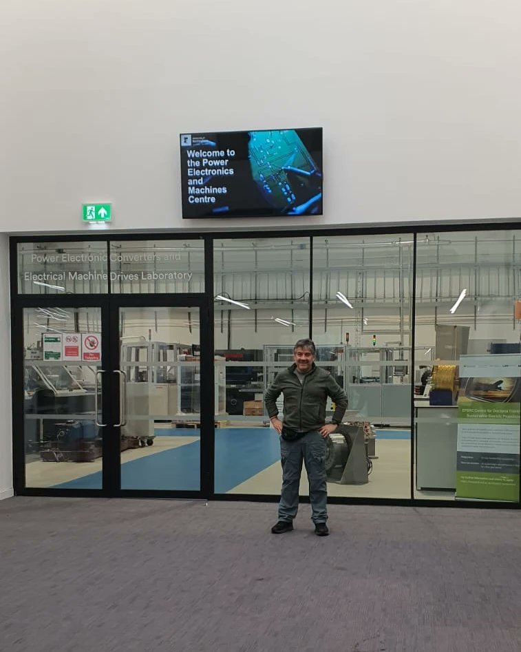 RessetChile's tweet photo. El Prof. Humberto Vidal visitó la U. de Nottingham en el Reino Unido y conoció el trabajo del Centro de Electrónica de Potencia, Máquinas y Control (PEMC).

Participó en el seminario mensual del PEMC, presentando avances del proyecto Anillo y los proyectos de H2V en Chile 🌱 https://t.co/4vLBYJcOHT