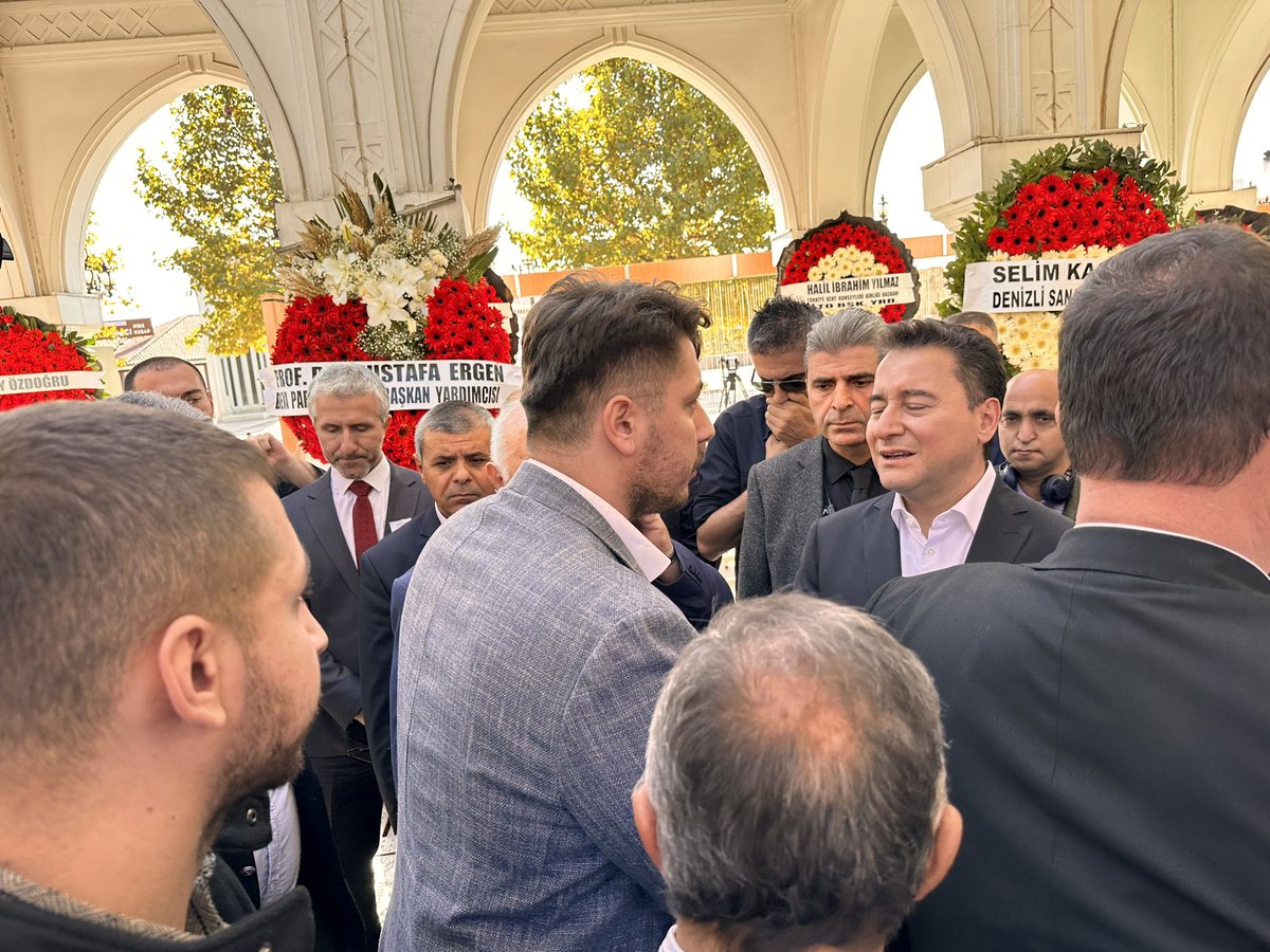 zonguldakdeva's tweet photo. Genel Başkanımız @alibabacan ın Babası Hilmi Babacan ın Cenaze Namazına İl Teşkilatımız Olarak Katılım Sağladık 

Merhuma allahtan rahmet Babacan ailesine ve sevenlerine baş sağlığı dileriz. https://t.co/T19MmlfADR