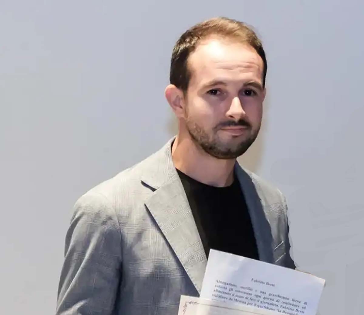 news_messina's tweet photo. Attacco alla Stampa, prove di regime? https://t.co/CE72gxjYMM https://t.co/FY4EbGVfs9