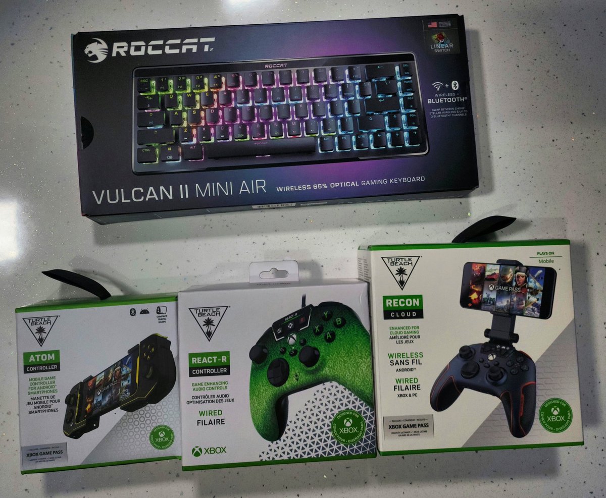 ElMafiosoGamer's tweet photo. Thanks to @TurtleBeach
for sending me this care package so I can test them and bring you guys a review of them. 

#TurtleBeach #vulcaniiminiair #AtomController #reactrcontroller #reconcloud  #xbox https://t.co/Rl8k7oaWTx