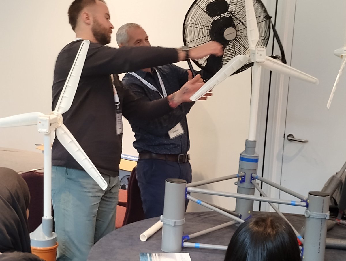 YvonneCNewport's tweet image. Students in Newport enjoyed an informative #FutureEnergyWales visit to the #ICCNewport #STEM #FutureCareers @Caerleon @Llanwern_High @LliswerryHigh  thank you @RenewableUK @wind_gem @GwyntGlas