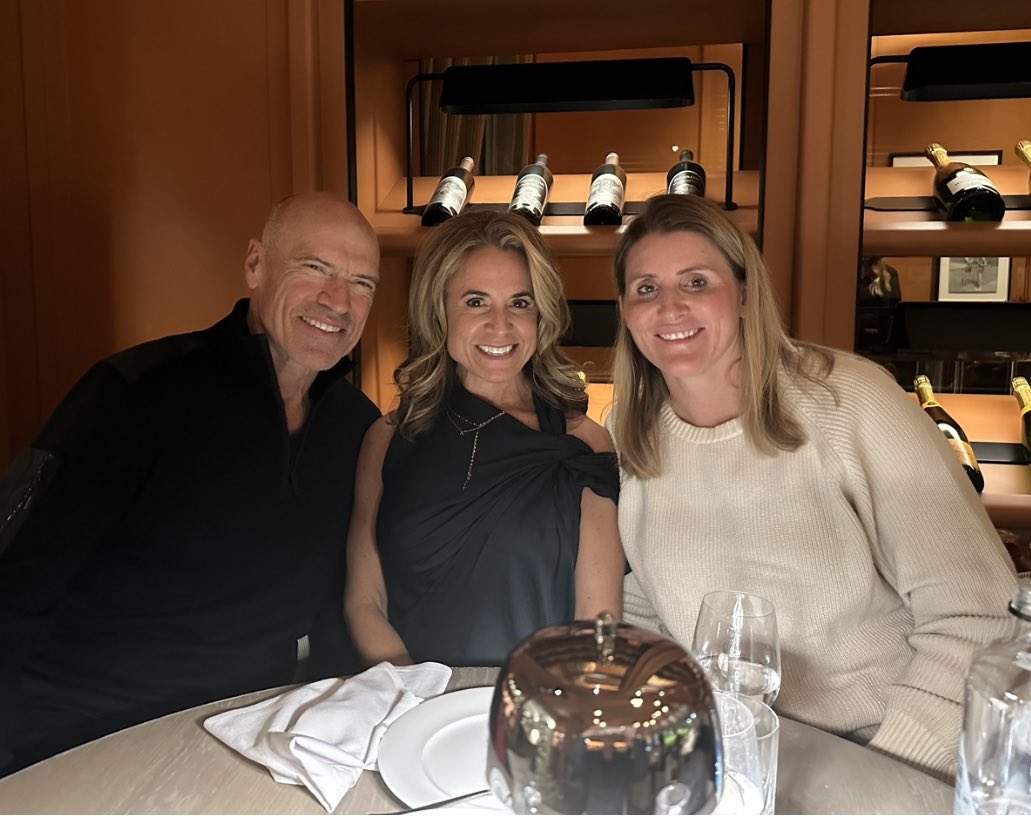 2 GOATS who continually inspire us to be the best FOR the world.
#fair 
#firm 
#authentic 

TY for 23 yrs of bravery &amp; kindness <a href="/wick_22/">Hayley Wickenheiser</a> &amp; @therealmarkmessier 🙏