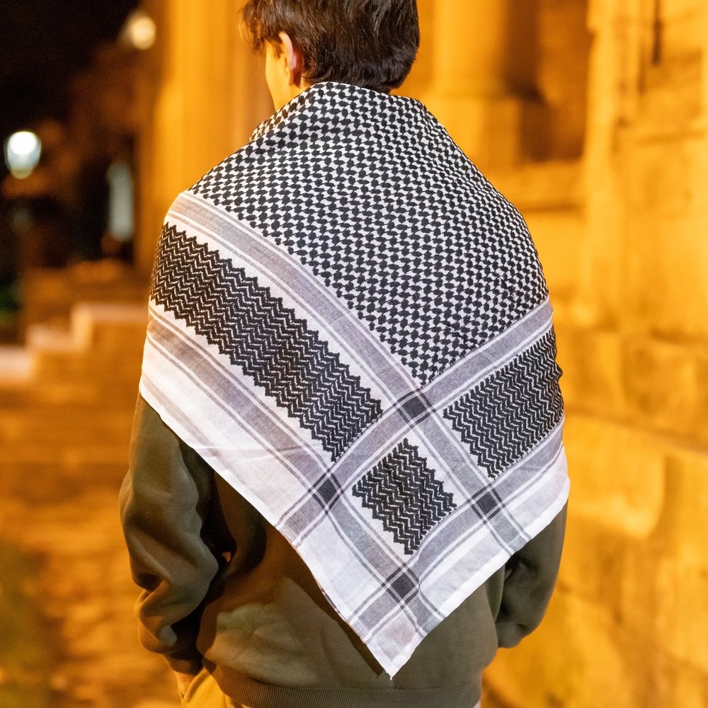 Filistin direnişinin sessiz sembolü olan kefiye...

Hesabımı takip edip bu gönderiyi Rt yapan bir erkek bir de hanım kardeşime kefiye hediye edeceğim inşaALLAH.

Son katılım: 15 kasım