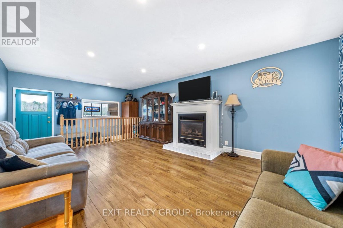 CRutterEXIT's tweet photo. 🌈🏡 EXIT TO THE COUNTY 🏡🌈

755 GILEAD ROAD, BLOOMFIELD

https://t.co/d58L8wJZWd https://t.co/CHjzFNgSYA