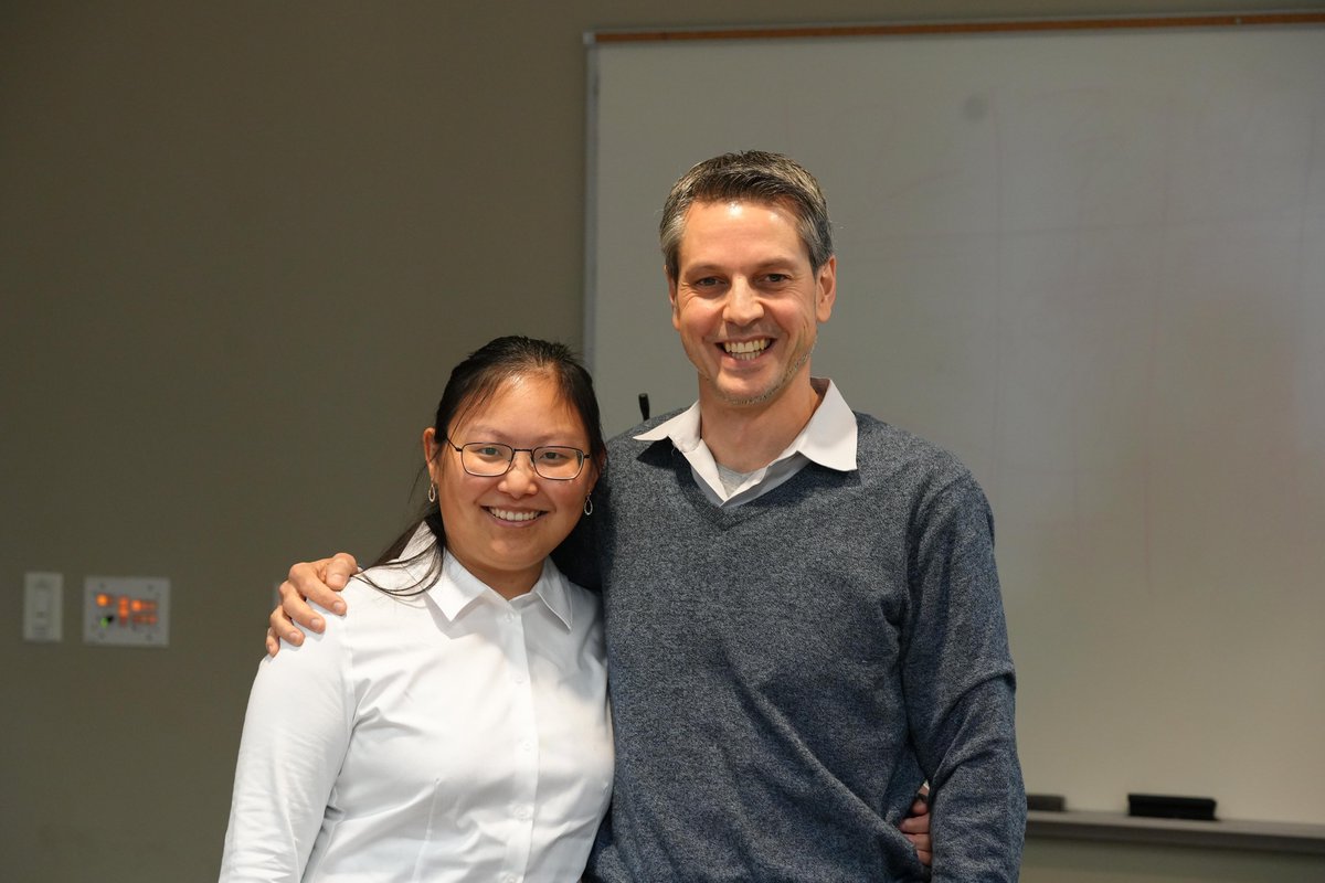 HopkinsPlastic's tweet photo. 🎉Congratulations to Dr. Shenda Hou, our first grad student of @VCALabHopkins, who successfully defended her doctoral thesis! 👏👏 https://t.co/IYU5vtp0pX