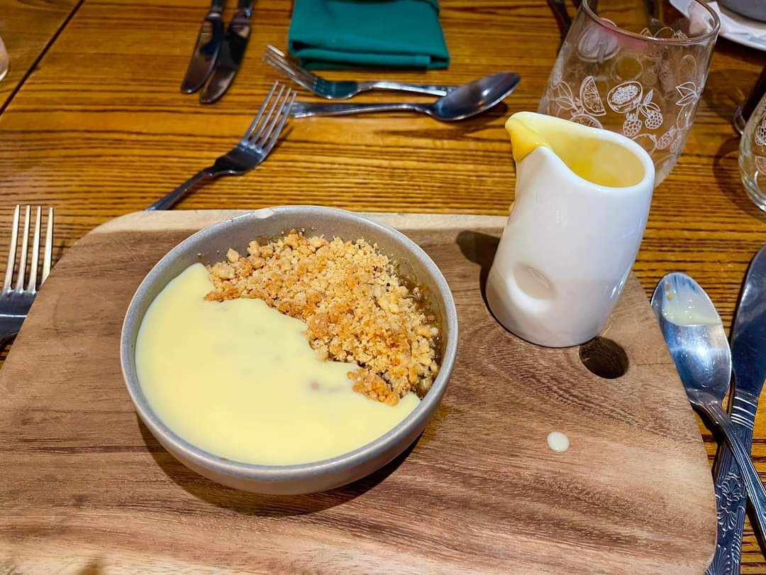 Whats your favourite Plough combo?
Book now ploughhathersage.com

#hathersage #hathersagefood #eatdrinkexplorepdd #derbyshiredining #peakdistrictfood #visitpeakdistrict #hendersonsrelish #freshfish

Photo credit Sarah de Rock