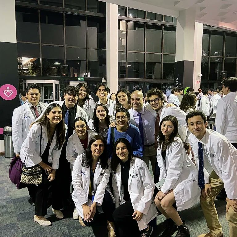 -No es por la edad- (Karina Rdz Q) tweet media