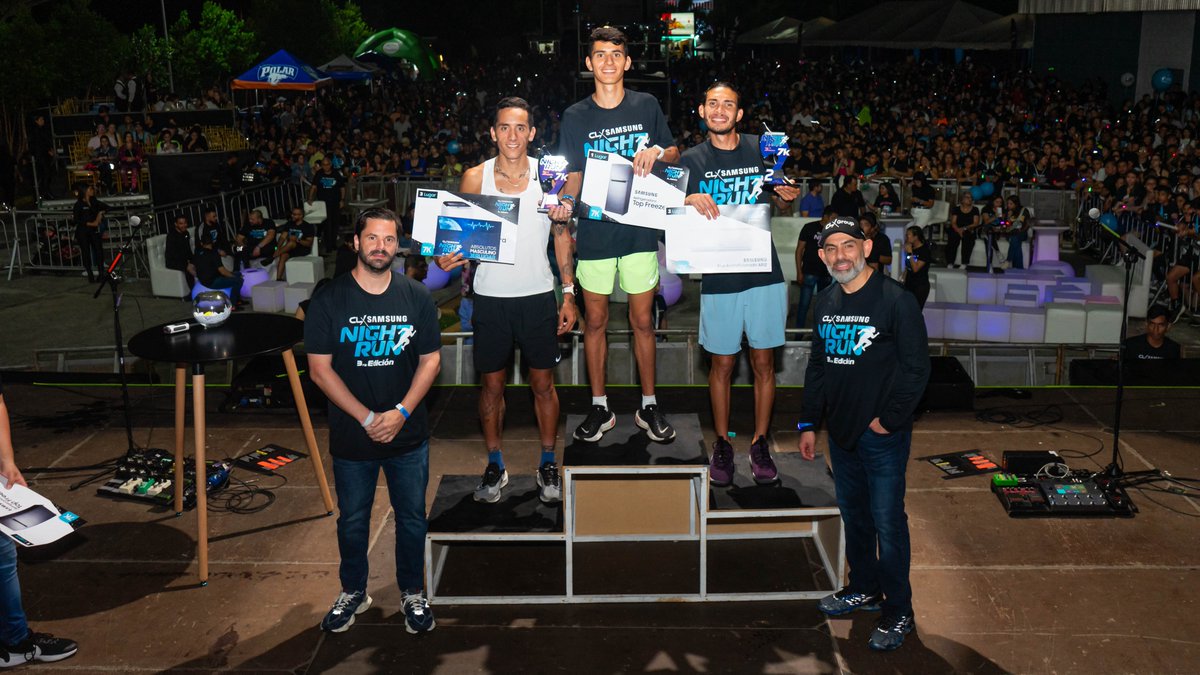 Multimax_Store's tweet photo. ¡Valencia vibró con la #CLXNightRun! 🏃‍♂️

La carrera nocturna más importante de #Venezuela concentró a más de 2 mil 500 corredores, que disfrutaron de 7 kilómetros cargados de adrenalina.😉 https://t.co/XDkyhrGXjm