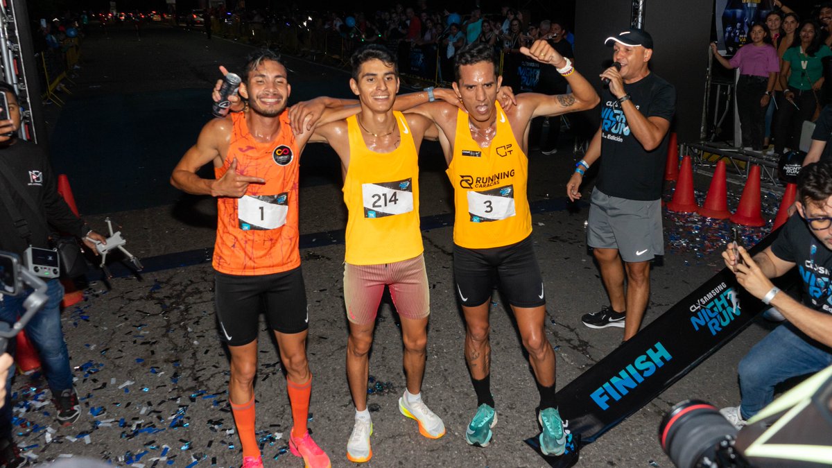 Multimax_Store's tweet photo. ¡Valencia vibró con la #CLXNightRun! 🏃‍♂️

La carrera nocturna más importante de #Venezuela concentró a más de 2 mil 500 corredores, que disfrutaron de 7 kilómetros cargados de adrenalina.😉 https://t.co/XDkyhrGXjm