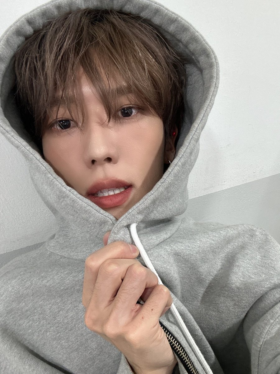 OmegaX_members's tweet photo. [#OX]

포애기 없음 우리도 없다.

#OMEGA_X #오메가엑스
#정훈 #JUNGHOON https://t.co/HuWP48hrD4