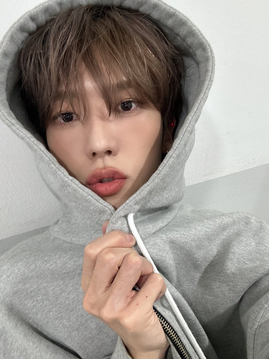 OmegaX_members's tweet photo. [#OX]

포애기 없음 우리도 없다.

#OMEGA_X #오메가엑스
#정훈 #JUNGHOON https://t.co/HuWP48hrD4