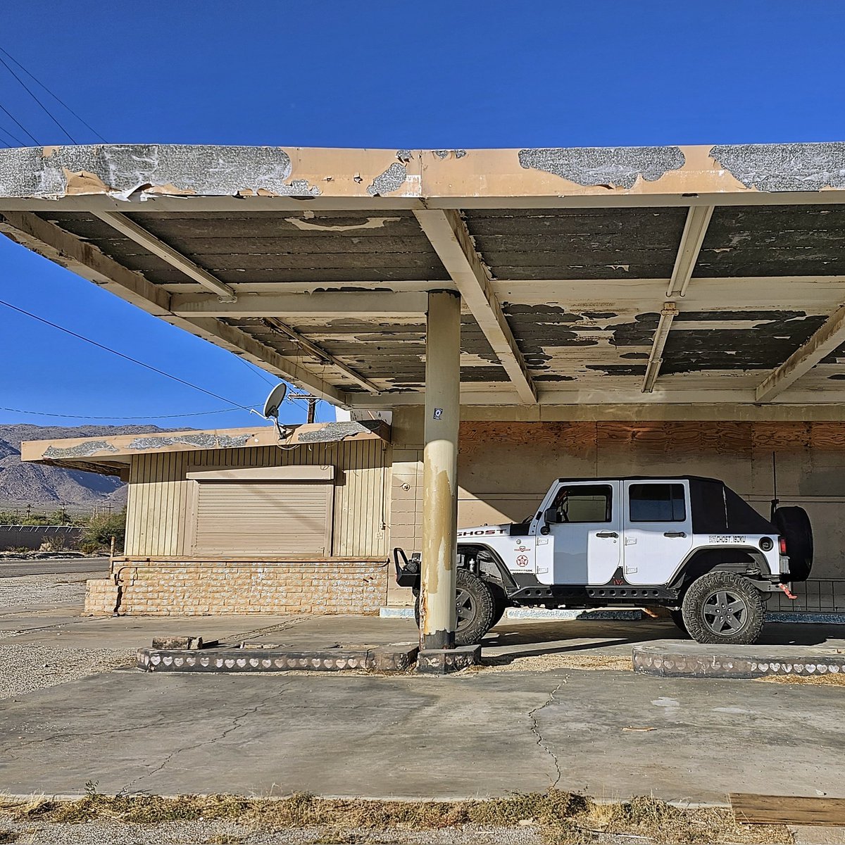 Don't think they'll have gas here...

#Jeep #Jeepers #JeepWave #JeepLife #TeamNitto #Abandoned #AnzaBorrego

_OIIIIIIIO_
<a href="/Jeep/">Jeep</a> | <a href="/THEJeepMafia/">The Jeep Mafia</a> | <a href="/2fingeredsocie1/">2fingeredsociety</a> | <a href="/NittoTire/">NITTO TIRE USA</a> | <a href="/Pennzoil/">Pennzoil</a>