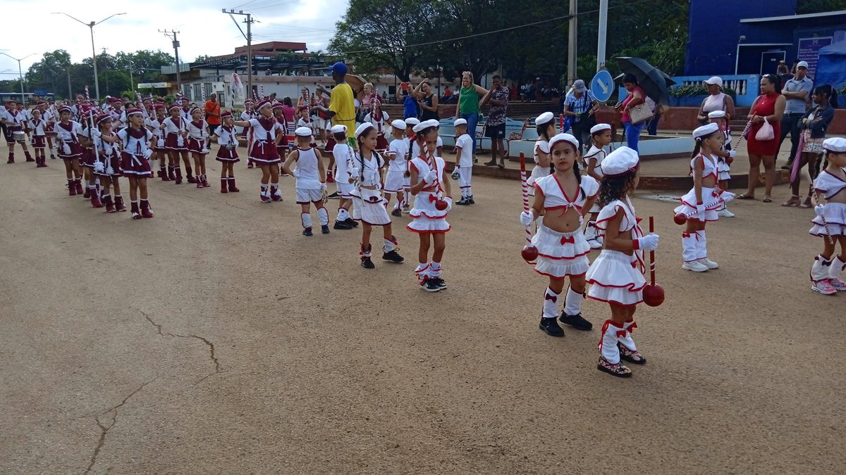 Yerlis83550122's tweet photo. Cómo parte de las propuestas culturales por la Jornada de la Cultura Moense participa el Sectorial de Educación con la presentación de Bandas Rítmicas en el Centro de la Ciudad.
#LaCulturaEnBuenasManos
#VamosPorMas https://t.co/zbS0vuQU7Y