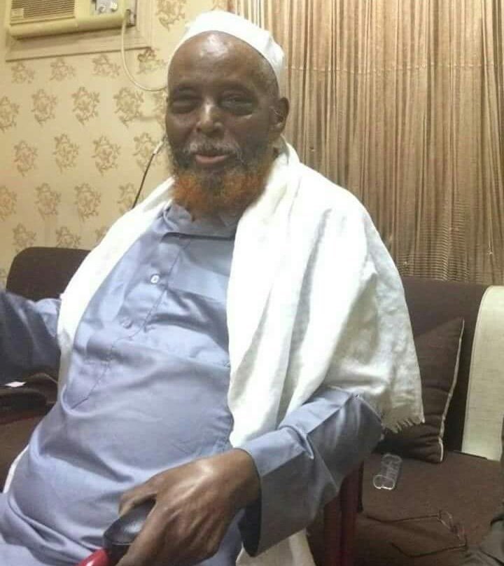FikrAlJabarti's tweet image. They were steadfast in opposing tyrants, unwavering in opposing the occupation of Muslim lands, and they dedicated their lives to the Sunnah of Sayyiduna Mustafa al-Habib(๏ทบ).
Shaykh Abdulqadir al-Arnaut al-Shami(ุฑุญู
ู ุงููู)
Shaykh Sharif Abdulnur al-Somali(ุฑุญู
ู ููู)