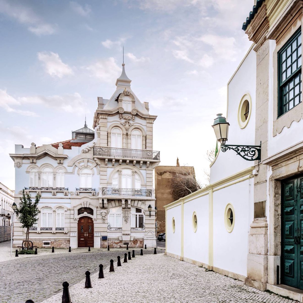 Finnair's tweet photo. Charming Faro, dreamy Fuerteventura and rugged Lanzarote – from October 2024, we'll begin scheduled flights to three of our former charter destinations. We're also adding flights to the British Isles and Iceland. Read more: https://t.co/Q5z7xUh3ED https://t.co/Cy1N49xhvS