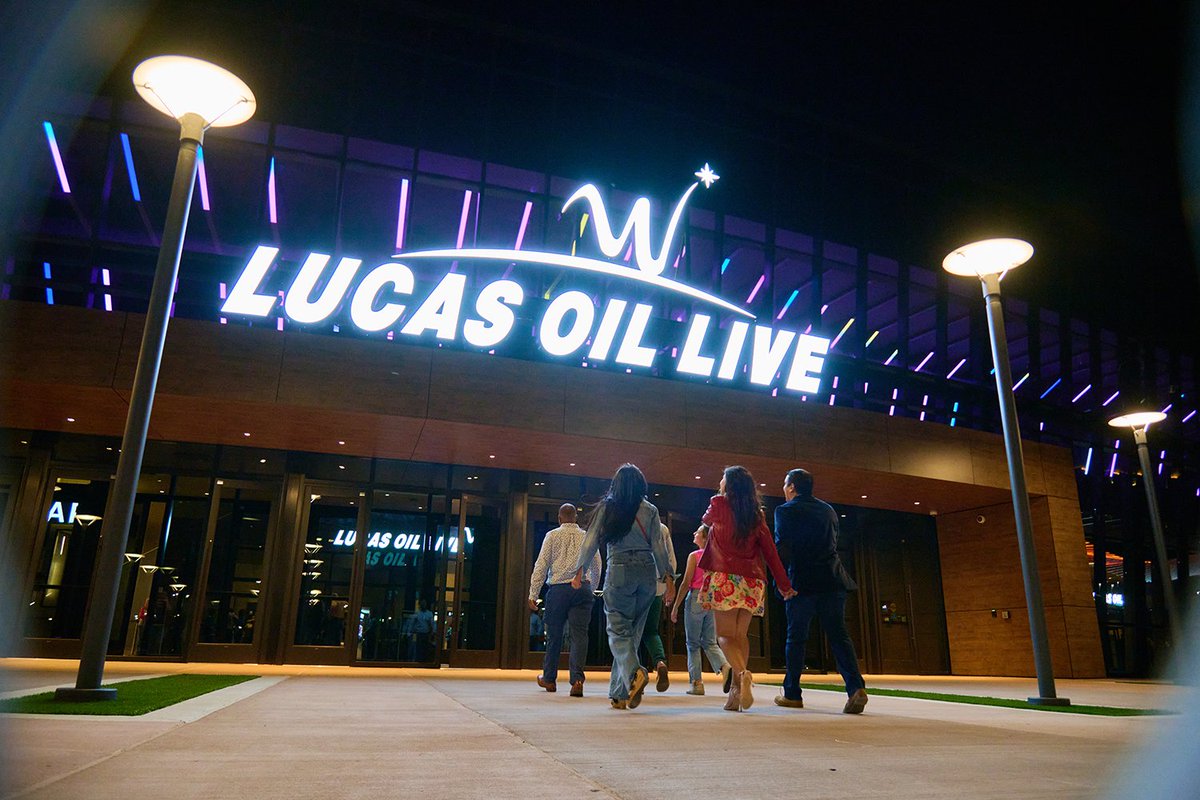 🎉 Lucas Oil and @WinStarWorld Casino and Resort celebrate the opening of Lucas Oil Live, the highly anticipated entertainment venue with a 6,500-seat amphitheater-style arena capable of hosting a wide array of events!

🔗 lucasoil.com/lucas-oil-wins…

#LucasWorks #LucasOilLive