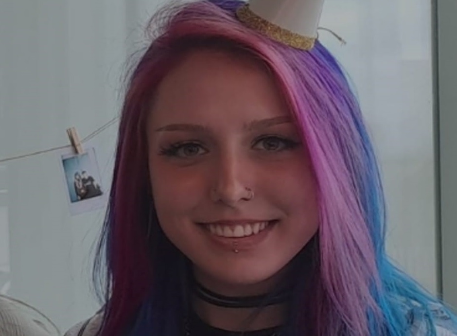 GlosCC's tweet photo. Becca, one of our young person's ambassadors, is a finalist for the ‘Local Hero’ award at the national ‘Celebrating us’ awards this week, which shine a light on the achievements of care leavers from across the country.

Good luck Becca! 👏 

Read more 👉 https://t.co/oTZ6BpSY88 https://t.co/HLZ7bVmI8b