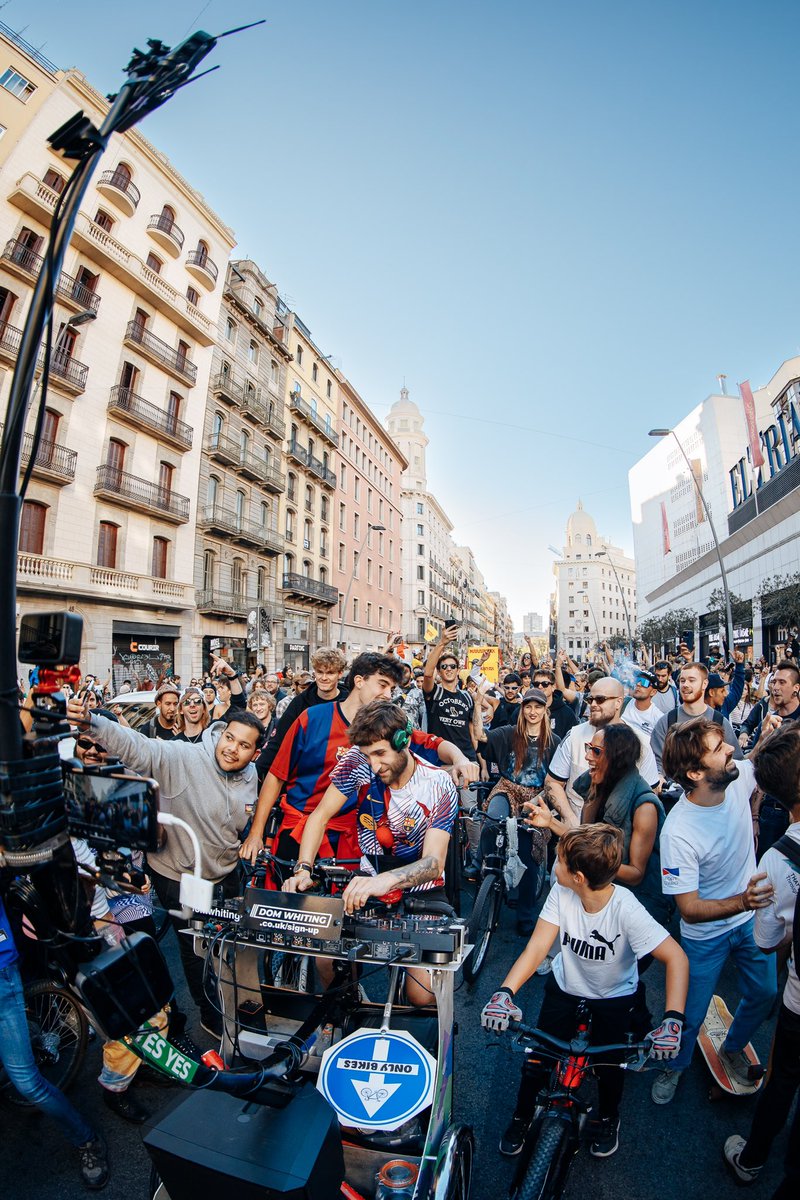 domwhiting's tweet photo. Thank you Barcelona for another incredible ride. Excited to announce I will be coming back to BCN next month for special birthday club show! (Check out the link in my bio) 

BCN ets increïble!

Emocionat d'anunciar que tornaré a BARCELONA el 6 de desembre per al My Birthday Show. https://t.co/z0H2y4EuCr