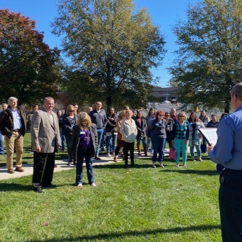 MiraclesInSight's tweet photo. We wanted to share some additional photos from our Pause for the Gift of Sight to honor all of our eye donors and their families. Our friends at Randolph Health and Grand Strand Medical Center each performed a flag-raising ceremony followed by a moment of silence. https://t.co/h2aG15dALq