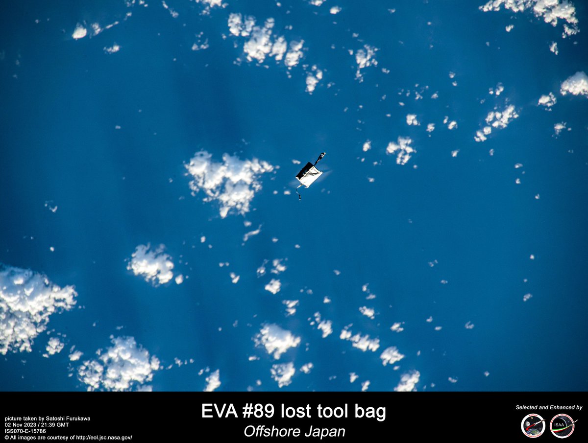 RikyUnreal's tweet photo. Picture taken #fromspace onboard the @Space_Station by @JAXA_jp astronaut @Astro_Satoshi 

EVA #89 lost tool bag ⚒️🛰️
cc @AstroJaws @lunarloral @AstroAnnimal

#Expedition70 #ISS https://t.co/LSMXL3aQ44