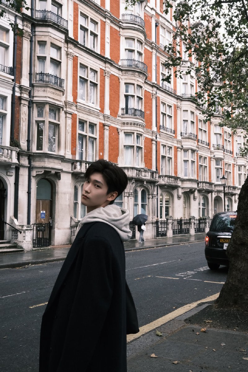 XingZhaoLinTHFC's tweet photo. ถ้าความคิดถึงมันมีขา​ คงเดินไปหาเธอที่ปักกิ่งทุกวัน​ 💞💞

⬅️ 231106 | #XingZhaolin​ ​Weibo​ Updated​.
" #生活有星意 北京的降温主打一个猝不及防 ​​​"

[18P] 🖇️https://t.co/FXhcsmClj7

#สิงเจาหลิน #邢昭林 #xzlxzlxzl #싱자오린 #シン・ジャオリン #シンジャオリン #xzlthfc https://t.co/jyooFGBixO