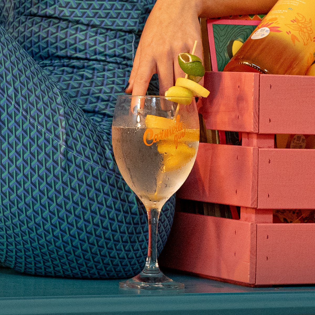 gincarmela's tweet photo. Y esto es … 🍹 Carmela Gin en todo su esplendor 🌟.

#gin #gintonic #carmela #fiesta #coctel #carmelagin #islascanarias #mango #guayaba https://t.co/ivQ4VNzeWu