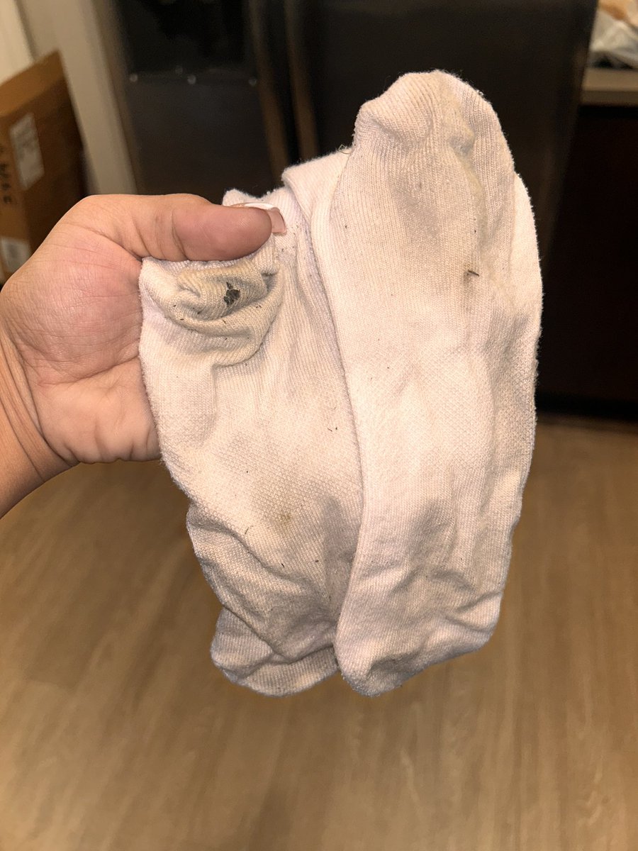 obeydiosa's tweet photo. I want these gone by today you can smell them through the bag everytime I open my drawer🫠 https://t.co/S1ZUGd5nai