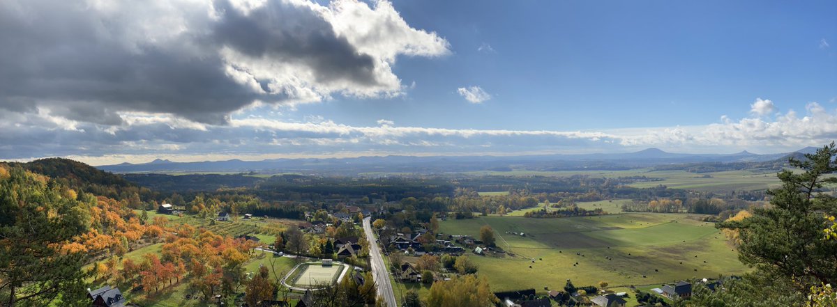 tony_ver2's tweet photo. Výlet na skalní hrad Sloup 05.11.2023
#turistika #CzechRepublic #vylety #czechia #les #forest #vyhlidky #views #hrad #Castle #Autumn #Autumnvibes #hikingadventures #libereckykraj #sloup 2/3 https://t.co/190aUnxLaH