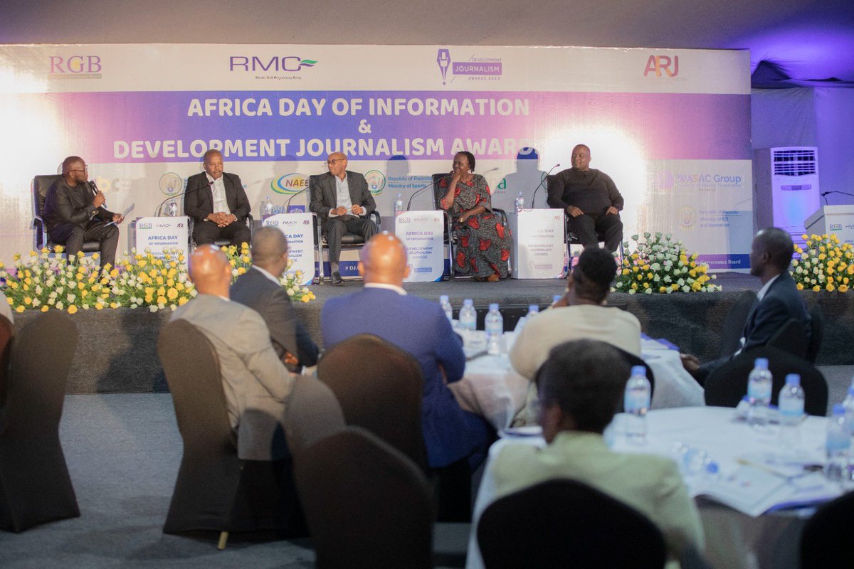 UNDP_Rwanda's tweet image. Happy Africa Day of Information! We&apos;ve joined @GovernanceRw, @RMC_Rwanda &amp;amp; @ARJ_Rwanda to observe the day. Did you know that credible information shapes our societies? Let&apos;s appreciate the journalists, educators, &amp;amp; storytellers who pursue the truth. #MediaDevelopment #ADI2023
