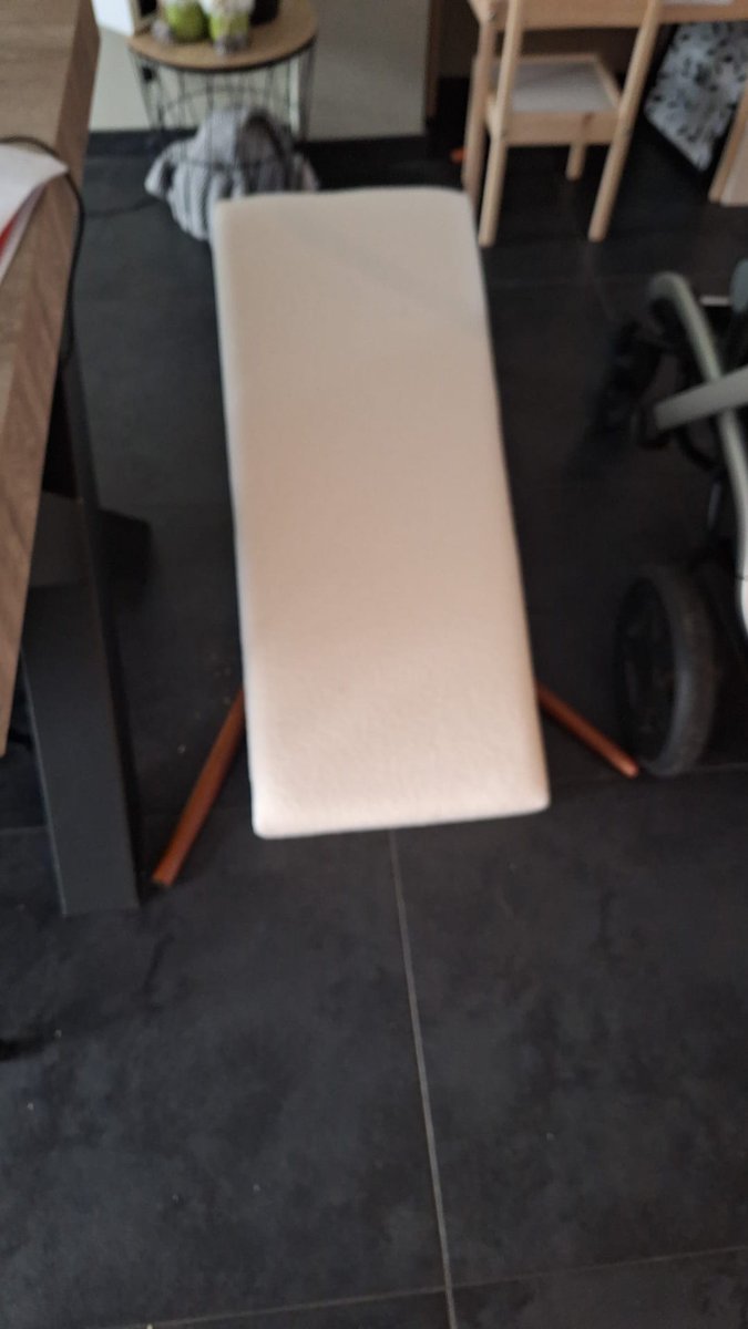 xjustjesss's tweet photo. @ActionNederland zijn wij de enige waarvan het teddy bankje zomaar doorzakt als mijn moeder er met mijn zoontje van 9mnd op zit of is dit een welbekend verhaal? 🤣 https://t.co/YByY7IINSP