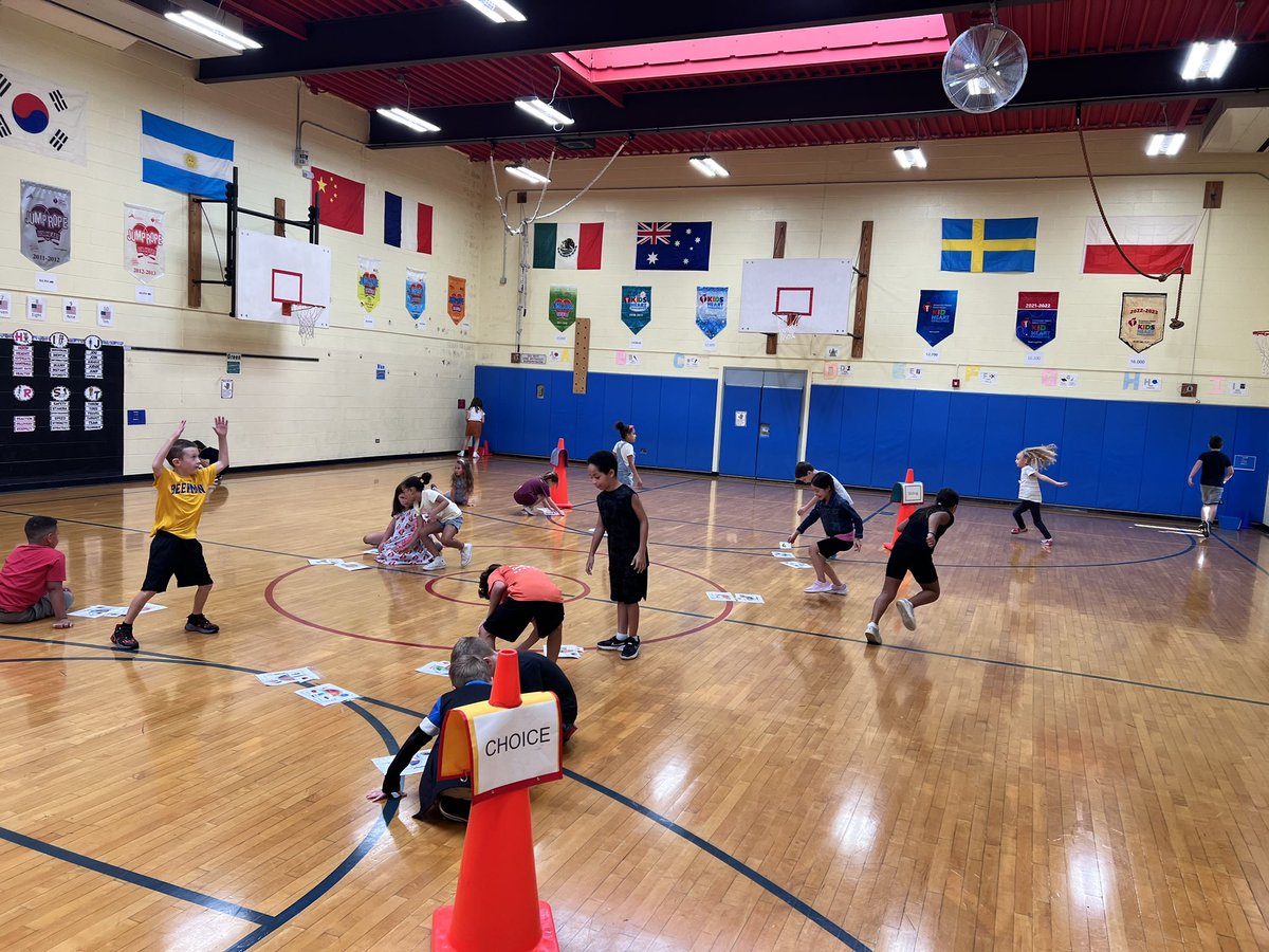 Beekman Students working on nutrition/locomotor movements/strength training using my plate.
#beekmanpe