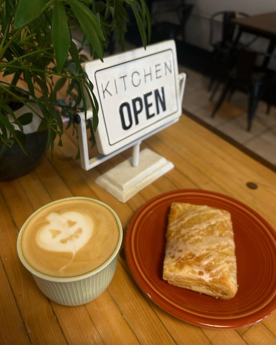 InnerActionLLC's tweet photo. Positively Hungry! 😋 Today, we're featuring a local joint in Morgantown right on High Street, Zeke's Breakfast &amp; Bakes! Along with their delicious, unique bakes and breakfast sandwiches, Zeke's has coffee and other specialty drinks! 

https://t.co/pPrFeEBpaE

#PositivelyWV https://t.co/hQVatr0EGR