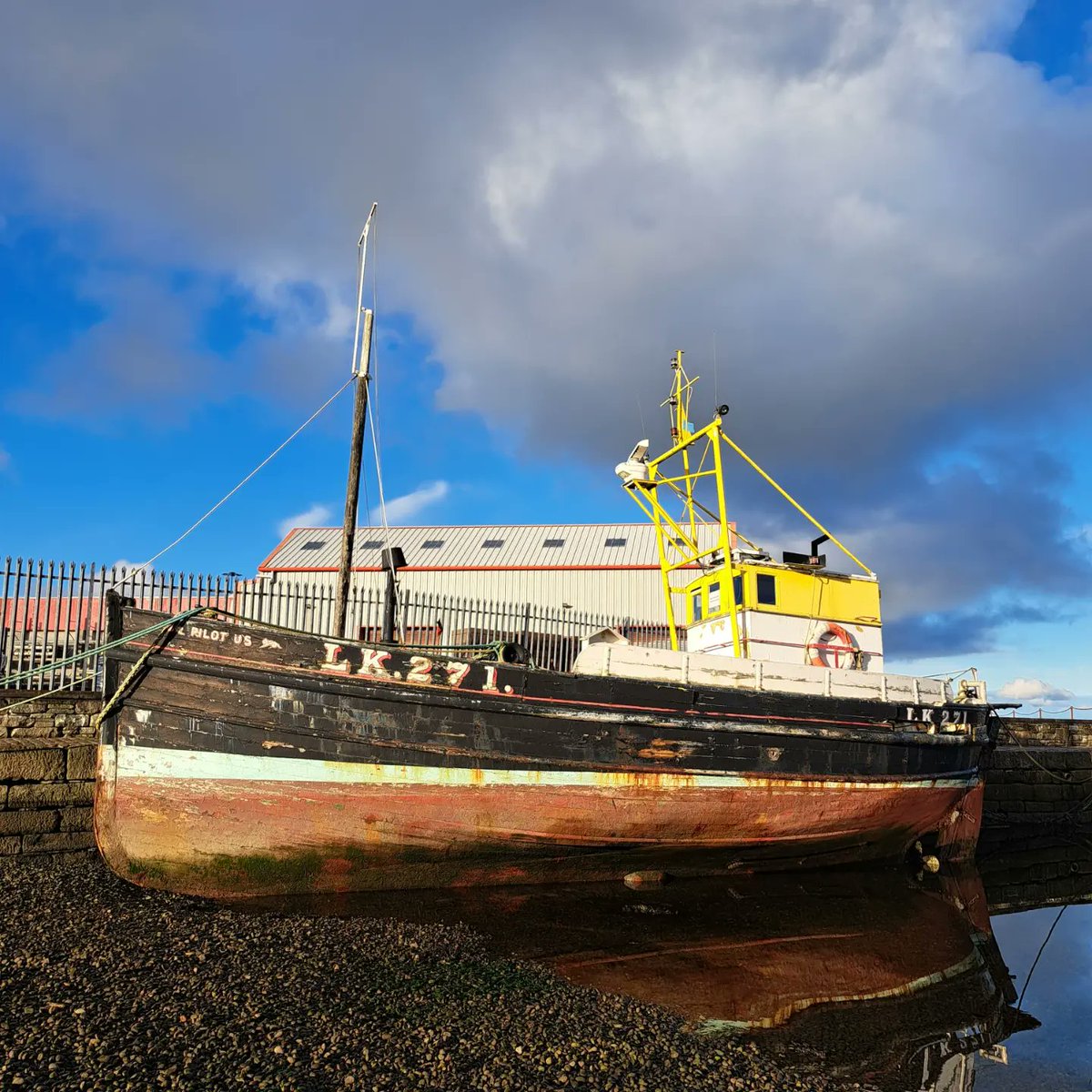 dmwfineart's tweet photo. Silent Reflections, Pilot Us, Hays Dock, Lerwick, Shetland.

#visitshetland #promoteshetland #Lerwick #haysdock #maritime #history #boats #60north #Shetland #shetlandisles #Harbour #silentreflections https://t.co/1UpDtEQ5Rb