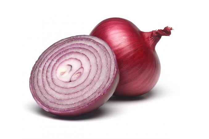 #NaijaFarmerTips

Toothache is a pain in or around the tooth, often caused by tooth decay or infection

You can reduce the pay or prevent tooth decay 

By chewing (not eating) raw ONION for about 5 minutes

Onion is a powerful germicide, it'll kill all germs in your mouth.