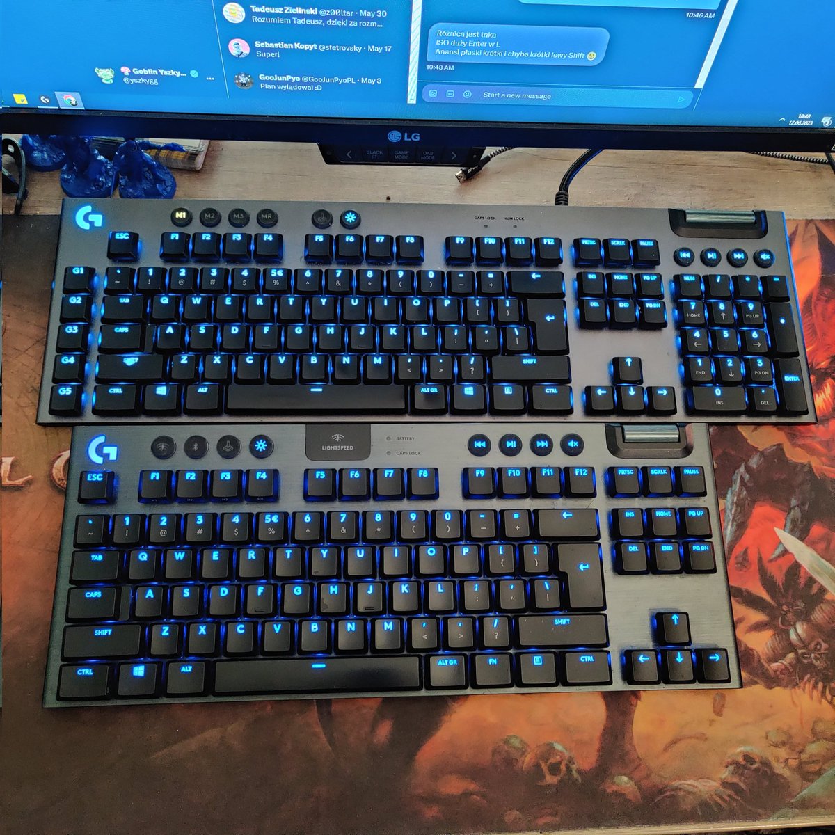 Nekseter's tweet photo. Słuchajcie, mam do sprzedania klawiaturę #Logitech #G815 (brązowa) Moja to z blokiem numerycznym. Zdjęcie zrobione przez @yszkygg. Cena w sklepie 800 
Ja chcę 350 (dostawa na mój koszt) Jedyny mankament jaki ma, to lewy shift jest lekko starty (widać na zdjęciu). https://t.co/lYTvdsk32r