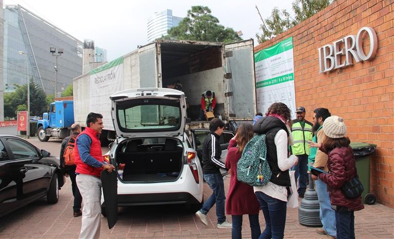 La IBERO, a través de @IberoAmbiente, se une a la @SEDEMA_CDMX e impulsa el reciclaje de residuos electrónicos con ‘Reciclatrón’. ¡Participa en la campaña el 16 y el 17 de noviembre y contribuye al adecuado manejo de estos aparatos que ya no utilizas!: shorturl.at/orBVZ